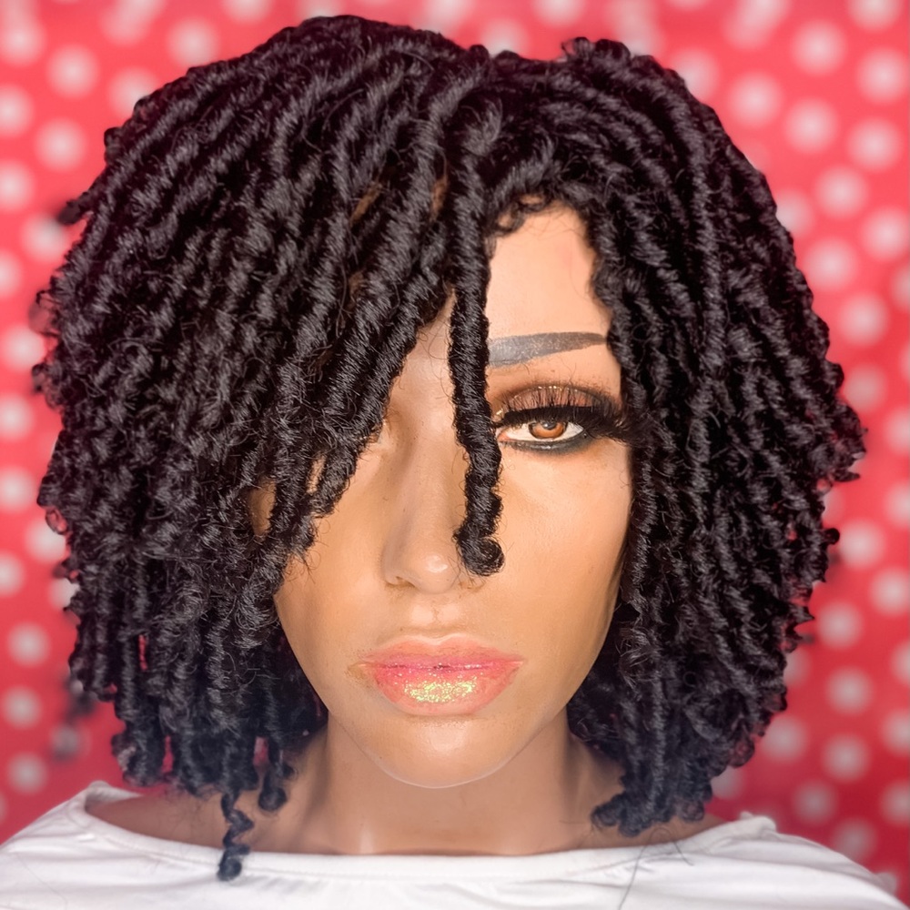 Synthetic curly wig